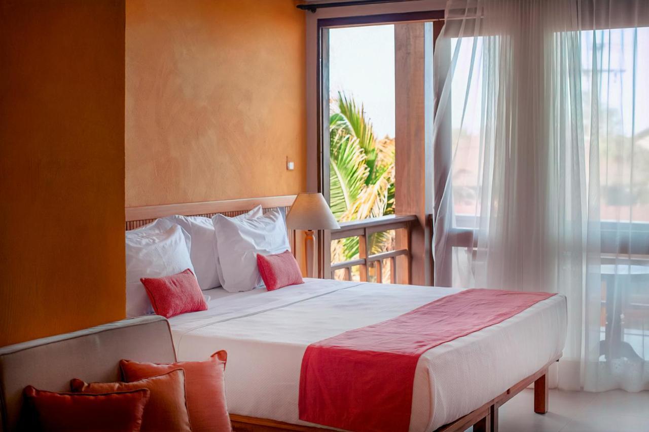 Zorah Beach Hotel トライリ エクステリア 写真